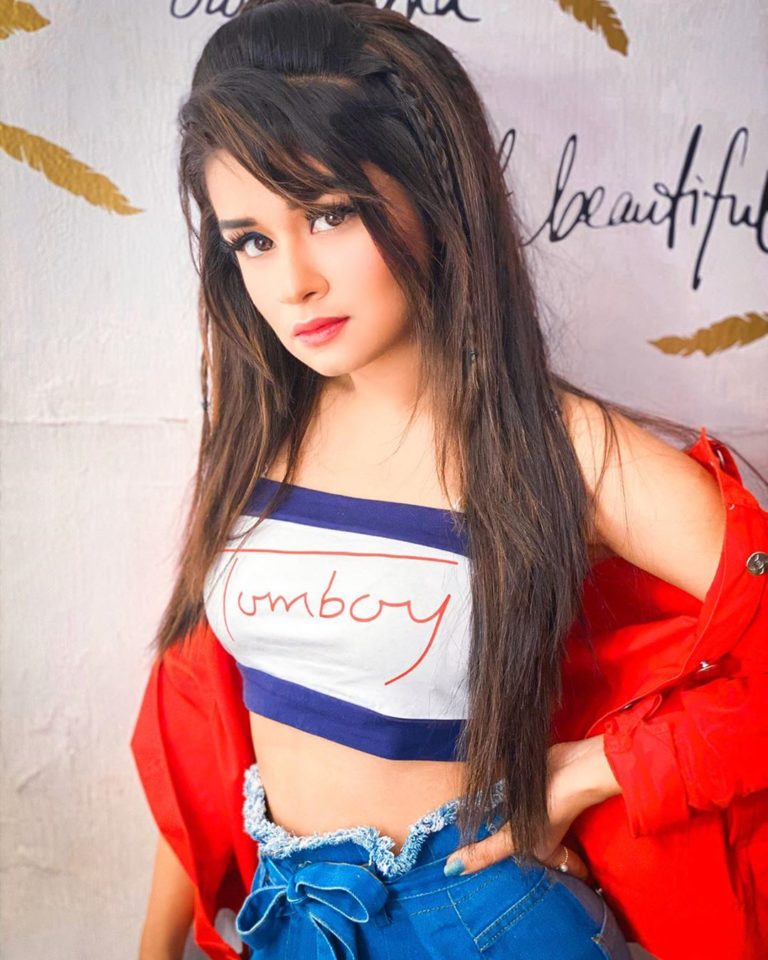 Avneet Kaur Complete Biography 2019 Arya Ek Fan