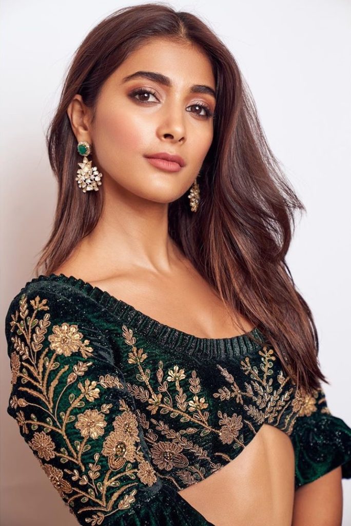 Pooja Hegde Lifestyle, Biography, Family, Films, Awards